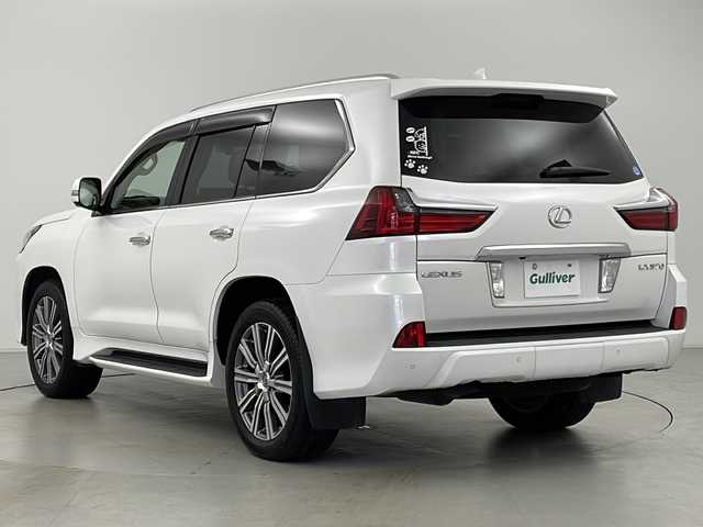 レクサス ＬＸ 570 新潟県 2016(平28)年 2.2万km ホワイトパールクリスタルシャイン ・4WD/・寒冷地仕様/・サンルーフ/・マークレビンソン/・メーカーナビ&CD&DVD&SD&BT&TV/・アラウンドビューモニター/・レクサスセーフティー/・プリクラッシュセーフティー/・LDA/RCTA/BSM/ACC/AHB/HUD/・クリアランスソナー/・ステアリングヒーター/・パワーバックドア/・パドルシフト/・ベージュレザーシート/・メモリ付パワーシート /・前席シートヒーター /・前席シートベンチレーション/・ステアリングヒーター/・マルチテレインセレクト/・クロールコントロール/・ヒルスタートアシストコントロール/・ビルトインETC2.0/・ヘッドライトクリーナー/・3眼LEDオートライト/・純正21インチAW