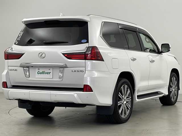 レクサス ＬＸ 570 新潟県 2016(平28)年 2.2万km ホワイトパールクリスタルシャイン ・4WD/・寒冷地仕様/・サンルーフ/・マークレビンソン/・メーカーナビ&CD&DVD&SD&BT&TV/・アラウンドビューモニター/・レクサスセーフティー/・プリクラッシュセーフティー/・LDA/RCTA/BSM/ACC/AHB/HUD/・クリアランスソナー/・ステアリングヒーター/・パワーバックドア/・パドルシフト/・ベージュレザーシート/・メモリ付パワーシート /・前席シートヒーター /・前席シートベンチレーション/・ステアリングヒーター/・マルチテレインセレクト/・クロールコントロール/・ヒルスタートアシストコントロール/・ビルトインETC2.0/・ヘッドライトクリーナー/・3眼LEDオートライト/・純正21インチAW