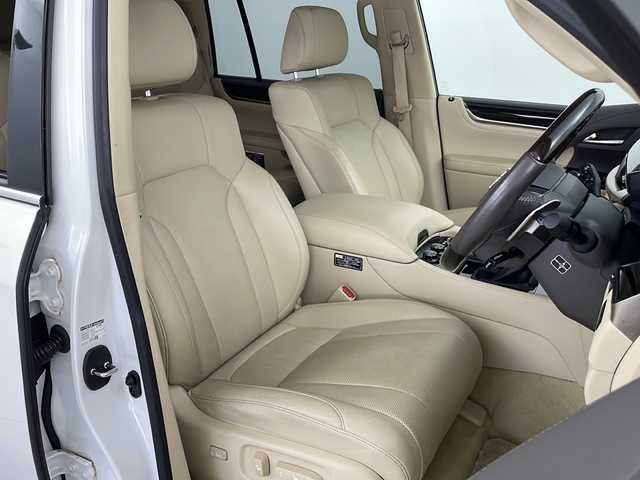 レクサス ＬＸ 570 新潟県 2016(平28)年 2.2万km ホワイトパールクリスタルシャイン ・4WD/・寒冷地仕様/・サンルーフ/・マークレビンソン/・メーカーナビ&CD&DVD&SD&BT&TV/・アラウンドビューモニター/・レクサスセーフティー/・プリクラッシュセーフティー/・LDA/RCTA/BSM/ACC/AHB/HUD/・クリアランスソナー/・ステアリングヒーター/・パワーバックドア/・パドルシフト/・ベージュレザーシート/・メモリ付パワーシート /・前席シートヒーター /・前席シートベンチレーション/・ステアリングヒーター/・マルチテレインセレクト/・クロールコントロール/・ヒルスタートアシストコントロール/・ビルトインETC2.0/・ヘッドライトクリーナー/・3眼LEDオートライト/・純正21インチAW