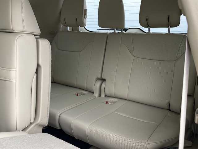 レクサス ＬＸ 570 新潟県 2016(平28)年 2.2万km ホワイトパールクリスタルシャイン ・4WD/・寒冷地仕様/・サンルーフ/・マークレビンソン/・メーカーナビ&CD&DVD&SD&BT&TV/・アラウンドビューモニター/・レクサスセーフティー/・プリクラッシュセーフティー/・LDA/RCTA/BSM/ACC/AHB/HUD/・クリアランスソナー/・ステアリングヒーター/・パワーバックドア/・パドルシフト/・ベージュレザーシート/・メモリ付パワーシート /・前席シートヒーター /・前席シートベンチレーション/・ステアリングヒーター/・マルチテレインセレクト/・クロールコントロール/・ヒルスタートアシストコントロール/・ビルトインETC2.0/・ヘッドライトクリーナー/・3眼LEDオートライト/・純正21インチAW
