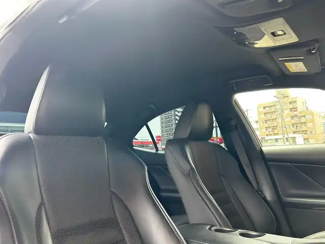 レクサス ＩＳ 300h Fスポーツ 富山県 2014(平26)年 12.7万km ホワイトノーヴァガラスフレーク メーカー純正ナビ/Bluetooth/CD/DVD/Blu-ray/USB入力端子/AUX入力端子/ＥＴＣ/フロント・バックカメラ/フルセグ/ドライブレコーダー/パワーシートD+N席/シートヒーターD+N席/エアーシートD+N席/ブラインドスポットモニター/パドルシフト/フロントフォグランプ/ハンドルスイッチ/プッシュスタート/スマートキー