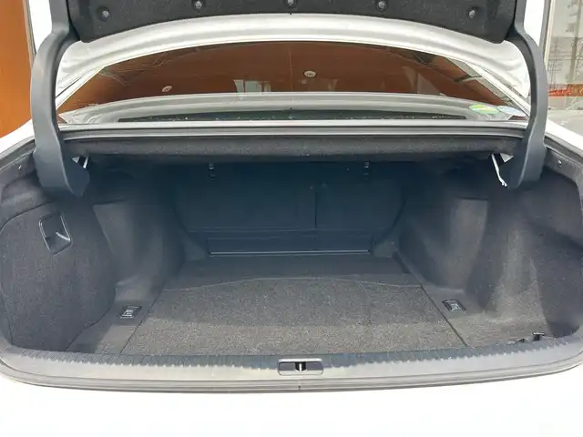 レクサス ＩＳ 300h Fスポーツ 富山県 2014(平26)年 12.7万km ホワイトノーヴァガラスフレーク メーカー純正ナビ/Bluetooth/CD/DVD/Blu-ray/USB入力端子/AUX入力端子/ＥＴＣ/フロント・バックカメラ/フルセグ/ドライブレコーダー/パワーシートD+N席/シートヒーターD+N席/エアーシートD+N席/ブラインドスポットモニター/パドルシフト/フロントフォグランプ/ハンドルスイッチ/プッシュスタート/スマートキー