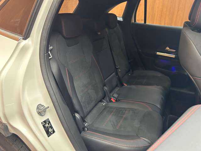 メルセデス・ベンツ ＧＬＡ２００ｄ 4マチック AMGライン 千葉県 2020(令2)年 5.1万km ポーラホワイト パノラマＳＲ　/純正ナビ　/３６０°カメラ　/ＡＣＣ　/ハーフレザーシート　/シートヒーター　/パワーシート　/マルチビームＬＥＤ　/ハイビームアシスト　/電動リアゲート　/ＥＴＣ　/純正１９インチＡＷ