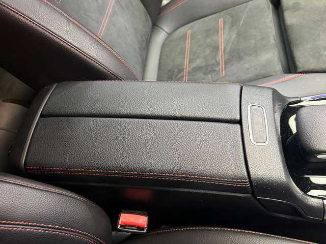 メルセデス・ベンツ ＧＬＡ２００ｄ 4マチック AMGライン 千葉県 2020(令2)年 5.1万km ポーラホワイト パノラマＳＲ　/純正ナビ　/３６０°カメラ　/ＡＣＣ　/ハーフレザーシート　/シートヒーター　/パワーシート　/マルチビームＬＥＤ　/ハイビームアシスト　/電動リアゲート　/ＥＴＣ　/純正１９インチＡＷ
