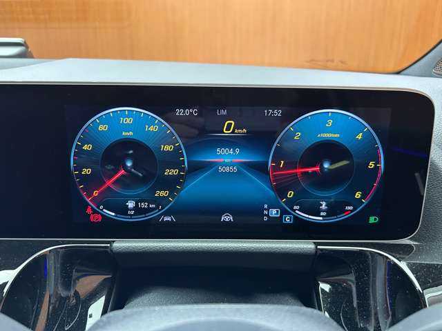 メルセデス・ベンツ ＧＬＡ２００ｄ 4マチック AMGライン 千葉県 2020(令2)年 5.1万km ポーラホワイト パノラマＳＲ　/純正ナビ　/３６０°カメラ　/ＡＣＣ　/ハーフレザーシート　/シートヒーター　/パワーシート　/マルチビームＬＥＤ　/ハイビームアシスト　/電動リアゲート　/ＥＴＣ　/純正１９インチＡＷ