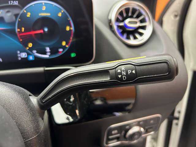 メルセデス・ベンツ ＧＬＡ２００ｄ 4マチック AMGライン 千葉県 2020(令2)年 5.1万km ポーラホワイト パノラマＳＲ　/純正ナビ　/３６０°カメラ　/ＡＣＣ　/ハーフレザーシート　/シートヒーター　/パワーシート　/マルチビームＬＥＤ　/ハイビームアシスト　/電動リアゲート　/ＥＴＣ　/純正１９インチＡＷ