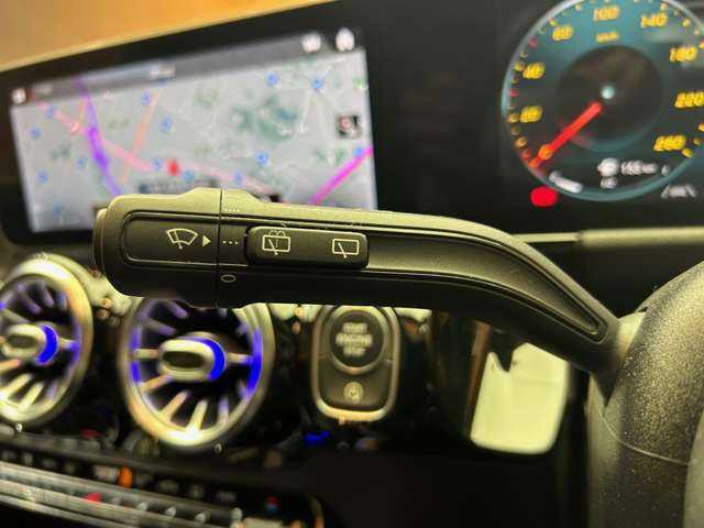メルセデス・ベンツ ＧＬＡ２００ｄ 4マチック AMGライン 千葉県 2020(令2)年 5.1万km ポーラホワイト パノラマＳＲ　/純正ナビ　/３６０°カメラ　/ＡＣＣ　/ハーフレザーシート　/シートヒーター　/パワーシート　/マルチビームＬＥＤ　/ハイビームアシスト　/電動リアゲート　/ＥＴＣ　/純正１９インチＡＷ
