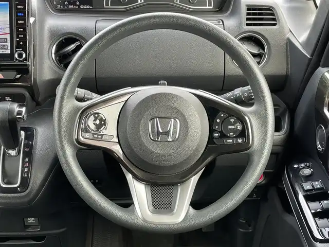 ホンダ Ｎ ＢＯＸ カスタム G L ホンダセンシング 道央・札幌 2018(平30)年 7.6万km クリスタルブラックパール ４WD/純正ディーラーOPナビ/CD/DVD/BT/フルセグ/ホンダセンシング/衝突被害軽減ブレーキ/横滑り防止装置/アダプティブクルーズコントロール/レーンキープアシスト/リヤコーナーセンサー/バックカメラ/ビルトインETC/アイドリングストップ/ECONモード/片側パワースライドドア/前席シートヒーター/ステアリングリモコン/プッシュスタート/スマートキー/LEDヘッドライト/オートライト/オートハイビーム/フォグランプ/電動格納ミラー/ヒーテッドドアミラー/ウィンカーミラー/純正ラバーフロアマット/ドアバイザー/スペアキー
