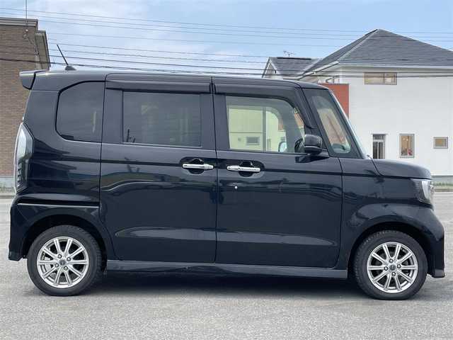 ホンダ Ｎ ＢＯＸ カスタム G L ホンダセンシング 道央・札幌 2018(平30)年 7.6万km クリスタルブラックパール ４WD/純正ディーラーOPナビ/CD/DVD/BT/フルセグ/ホンダセンシング/衝突被害軽減ブレーキ/横滑り防止装置/アダプティブクルーズコントロール/レーンキープアシスト/リヤコーナーセンサー/バックカメラ/ビルトインETC/アイドリングストップ/ECONモード/片側パワースライドドア/前席シートヒーター/ステアリングリモコン/プッシュスタート/スマートキー/LEDヘッドライト/オートライト/オートハイビーム/フォグランプ/電動格納ミラー/ヒーテッドドアミラー/ウィンカーミラー/純正ラバーフロアマット/ドアバイザー/スペアキー