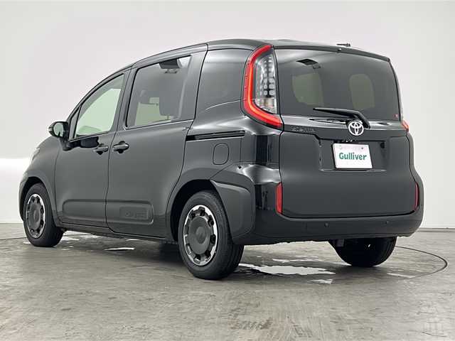 トヨタ シエンタ Z 三重県 2023(令5)年 0.8万km ブラック 禁煙車/純正ナビ機能付き１０．５インチディスプレイオーディオ/トヨタセーフティセンス/衝突軽減ブレーキ/ブラインドスポットモニター/レーンキープアシスト /パノラミックビューモニター/両側パワースライドドア/純正ビルトインＥＴＣ２．０/DN席シートヒーター/ステアリングヒーター/MTモード付きAT/革巻きステアリング/LED/純正前後ドライブレコーダー