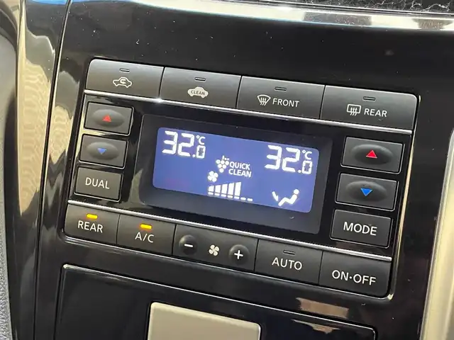 日産 エルグランド 250ハイウェイスターS 岩手県 2017(平29)年 9.5万km ファントムブラック ４WD/フリップダウンモニター　/両側パワースライドドア/クルーズコントロール/MTモード付きAT/横滑り防止装置/エンジンスターター/純正ナビ/（CD/DVD/Blu-rayDisc/フルセグ/USB/Bluetooth）/バックカメラ/ETC/ドライブレコーダー/リヤオートエアコン/オートライト/LEDヘッドライト/フォグランプ/純正18インチアルミホイール