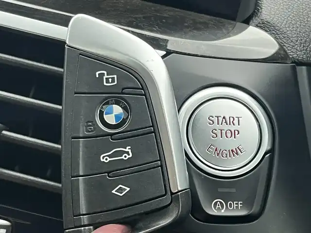 ＢＭＷ Ｘ３ xDrive20d Mスポーツ 静岡県 2020(令2)年 4.2万km アルピンホワイトⅢ ワンオーナー/ハイラインパッケージ/・ランバーサポート/・リヤシートヒーティング/・ヴァーネスカレザーシート/・ポプラグレーファインウッドインテリアトリム／パールクロームハイライト/電動パノラマガラスサンルーフ/アンビエントライト/M ライトアロイホイールダブルスポークスタイリング699M/BMWヘッドアップディスプレイ/ブラインドスポットアシスト/BMWライブコックピット/・12.3インチ マルチディスプレイメーターパネル/・10.25インチワイドコントロールディスプレイ/・HDDナビゲーションシステム/パーキングアシストプラス/・PDC/・パーキングアシスト/・トップビュー/・サイドビューカメラ/・リヤビューカメラ/ドライビングアシストプラス/・ACC/・ステアリング&レーンコントロールアシスト/・レーンディパーチャーウォーニング/・レーンチェンジウォーニング/・アクティブサイドコリジョンプロテクション/・前車接近警告機能/・衝突回避・被害軽減ブレーキ/・事故回避アシスト/・後車衝突警告機能/・クロストラフィックウォーニング/メモリー付パワーシート