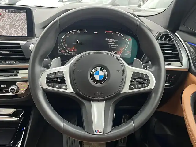 ＢＭＷ Ｘ３ xDrive20d Mスポーツ 静岡県 2020(令2)年 4.2万km アルピンホワイトⅢ ワンオーナー/ハイラインパッケージ/・ランバーサポート/・リヤシートヒーティング/・ヴァーネスカレザーシート/・ポプラグレーファインウッドインテリアトリム／パールクロームハイライト/電動パノラマガラスサンルーフ/アンビエントライト/M ライトアロイホイールダブルスポークスタイリング699M/BMWヘッドアップディスプレイ/ブラインドスポットアシスト/BMWライブコックピット/・12.3インチ マルチディスプレイメーターパネル/・10.25インチワイドコントロールディスプレイ/・HDDナビゲーションシステム/パーキングアシストプラス/・PDC/・パーキングアシスト/・トップビュー/・サイドビューカメラ/・リヤビューカメラ/ドライビングアシストプラス/・ACC/・ステアリング&レーンコントロールアシスト/・レーンディパーチャーウォーニング/・レーンチェンジウォーニング/・アクティブサイドコリジョンプロテクション/・前車接近警告機能/・衝突回避・被害軽減ブレーキ/・事故回避アシスト/・後車衝突警告機能/・クロストラフィックウォーニング/メモリー付パワーシート
