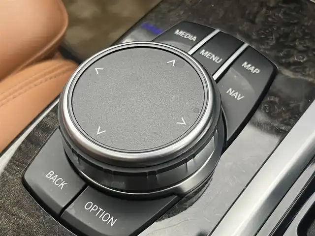 ＢＭＷ Ｘ３ xDrive20d Mスポーツ 静岡県 2020(令2)年 4.2万km アルピンホワイトⅢ ワンオーナー/ハイラインパッケージ/・ランバーサポート/・リヤシートヒーティング/・ヴァーネスカレザーシート/・ポプラグレーファインウッドインテリアトリム／パールクロームハイライト/電動パノラマガラスサンルーフ/アンビエントライト/M ライトアロイホイールダブルスポークスタイリング699M/BMWヘッドアップディスプレイ/ブラインドスポットアシスト/BMWライブコックピット/・12.3インチ マルチディスプレイメーターパネル/・10.25インチワイドコントロールディスプレイ/・HDDナビゲーションシステム/パーキングアシストプラス/・PDC/・パーキングアシスト/・トップビュー/・サイドビューカメラ/・リヤビューカメラ/ドライビングアシストプラス/・ACC/・ステアリング&レーンコントロールアシスト/・レーンディパーチャーウォーニング/・レーンチェンジウォーニング/・アクティブサイドコリジョンプロテクション/・前車接近警告機能/・衝突回避・被害軽減ブレーキ/・事故回避アシスト/・後車衝突警告機能/・クロストラフィックウォーニング/メモリー付パワーシート