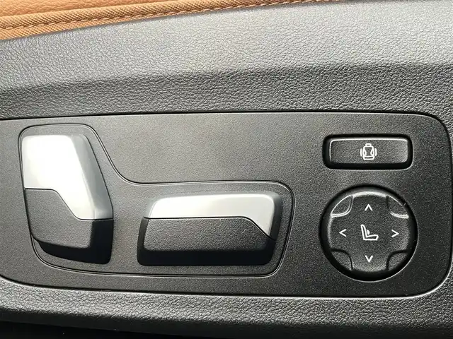 ＢＭＷ Ｘ３ xDrive20d Mスポーツ 静岡県 2020(令2)年 4.2万km アルピンホワイトⅢ ワンオーナー/ハイラインパッケージ/・ランバーサポート/・リヤシートヒーティング/・ヴァーネスカレザーシート/・ポプラグレーファインウッドインテリアトリム／パールクロームハイライト/電動パノラマガラスサンルーフ/アンビエントライト/M ライトアロイホイールダブルスポークスタイリング699M/BMWヘッドアップディスプレイ/ブラインドスポットアシスト/BMWライブコックピット/・12.3インチ マルチディスプレイメーターパネル/・10.25インチワイドコントロールディスプレイ/・HDDナビゲーションシステム/パーキングアシストプラス/・PDC/・パーキングアシスト/・トップビュー/・サイドビューカメラ/・リヤビューカメラ/ドライビングアシストプラス/・ACC/・ステアリング&レーンコントロールアシスト/・レーンディパーチャーウォーニング/・レーンチェンジウォーニング/・アクティブサイドコリジョンプロテクション/・前車接近警告機能/・衝突回避・被害軽減ブレーキ/・事故回避アシスト/・後車衝突警告機能/・クロストラフィックウォーニング/メモリー付パワーシート