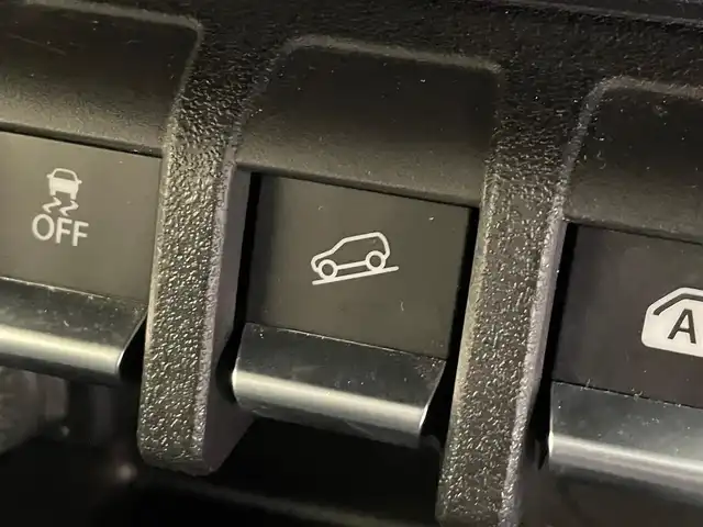 スズキ ジムニー XC 岩手県 2021(令3)年 2.6万km ブルーイッシュブラックパール3 高低切り替え式パートタイム４WD/ターボ/ルーフラック/テールラダー/デュアルセンサーブレーキサポート/車線逸脱警報/誤発進抑制機能/ハイビームアシスト/横滑り防止装置/クルーズコントロール/ヒルディセントコントロール/YOKOHAMAジオランダーX-AT/16インチアルミホイール/シートヒーター/Pioneerナビ/（CD/DVD/フルセグ/SD/Bluetooth）/ステアリングスイッチ/バックカメラ/ETC/LEDヘッドライト/フォグランプ