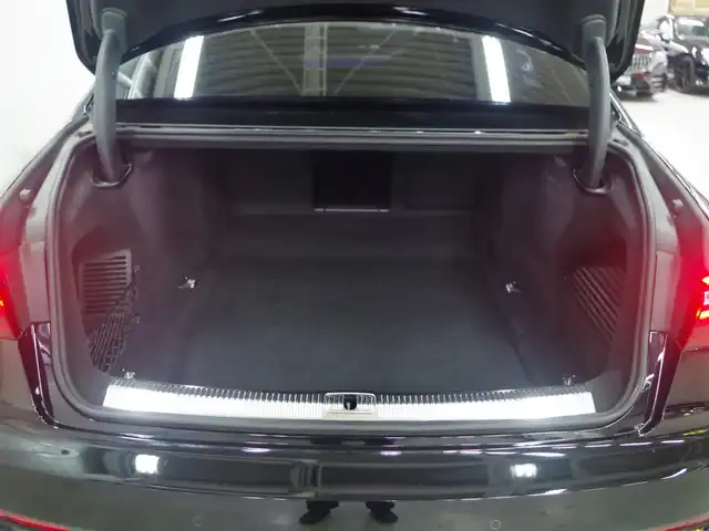 アウディ Ｓ８ クワトロ 兵庫県 2021(令3)年 4.1万km ミトスブラックメタリック パノラマサンルーフ/Bang & Olfsen 3D Advanced Sound System/レーザーライトパッケージ/アルカンタラヘッドライニング/アダプティブウインドウスクリーンワイパー/オプション２１インチアルミホイール/エアクオリティパッケージ/カラードブレーキキャリパーレッド/コンフォートパッケージ/バーチャルコックピット/純正ナビ/全方位カメラ/ヘッドアップディスプレイ/Apple Carplay/全席パワーシート/シートヒーター/ベンチレーター/電動トランクリッド/センターエアバッグ/本革シート