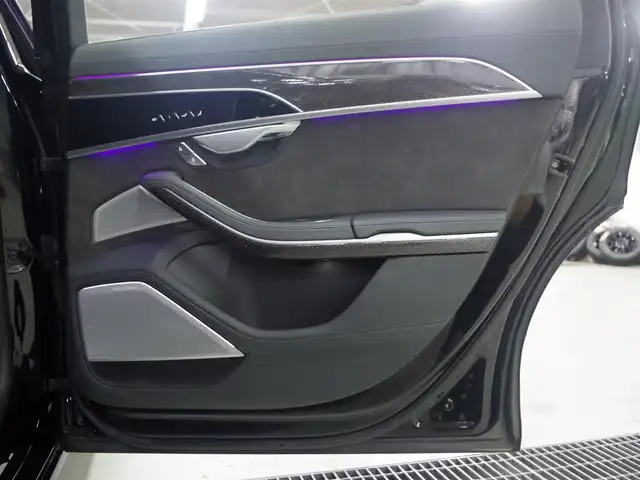 アウディ Ｓ８ クワトロ 兵庫県 2021(令3)年 4.1万km ミトスブラックメタリック パノラマサンルーフ/Bang & Olfsen 3D Advanced Sound System/レーザーライトパッケージ/アルカンタラヘッドライニング/アダプティブウインドウスクリーンワイパー/オプション２１インチアルミホイール/エアクオリティパッケージ/カラードブレーキキャリパーレッド/コンフォートパッケージ/バーチャルコックピット/純正ナビ/全方位カメラ/ヘッドアップディスプレイ/Apple Carplay/全席パワーシート/シートヒーター/ベンチレーター/電動トランクリッド/センターエアバッグ/本革シート
