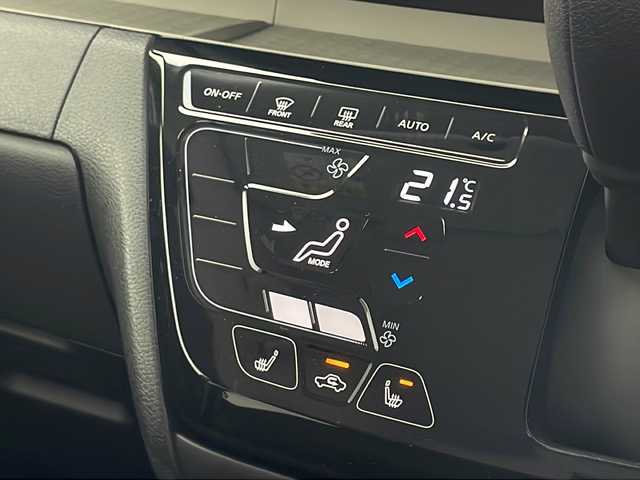 三菱 デリカミニ T プレミアム 宮城県 2023(令5)年 0.8万km オレンジ ４ＷＤ　/純正９インチナビ(AM/FM/BT/フルセグTV)/全方位モニター　/両側パワースライドドア　/デジタルインナーミラー/IC付ターボ　/ｅ－Ａｓｓｉｓｔ　/　・レーダークルーズコントロール　/　・車線維持支援機能　/　・衝突被害軽減ブレーキシステム/　・踏み間違い衝突防止アシスト/　・標識認識システム/　・先行車発進通知/　・ふらつき警報/　・横滑り防止装置/　・ヒルスタートアシスト/　・オートマチックハイビーム/オートライト/LEDライト/ヘッドライトレベライザー/フォグランプ/電動パーキングブレーキ/前後コーナーセンサー/純正アルミホイール/サイドバイザー/ステアリングスイッチ/レザーステアリング/ハーフレザーシート/プッシュスタート/スマートキー