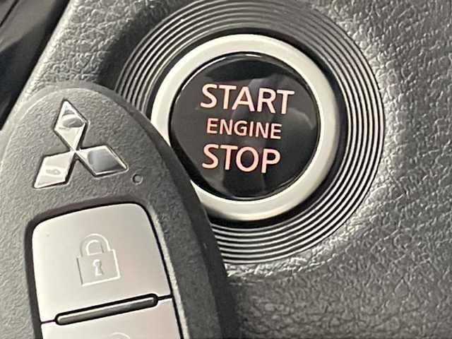 三菱 デリカミニ T プレミアム 宮城県 2023(令5)年 0.8万km オレンジ ４ＷＤ　/純正９インチナビ(AM/FM/BT/フルセグTV)/全方位モニター　/両側パワースライドドア　/デジタルインナーミラー/IC付ターボ　/ｅ－Ａｓｓｉｓｔ　/　・レーダークルーズコントロール　/　・車線維持支援機能　/　・衝突被害軽減ブレーキシステム/　・踏み間違い衝突防止アシスト/　・標識認識システム/　・先行車発進通知/　・ふらつき警報/　・横滑り防止装置/　・ヒルスタートアシスト/　・オートマチックハイビーム/オートライト/LEDライト/ヘッドライトレベライザー/フォグランプ/電動パーキングブレーキ/前後コーナーセンサー/純正アルミホイール/サイドバイザー/ステアリングスイッチ/レザーステアリング/ハーフレザーシート/プッシュスタート/スマートキー