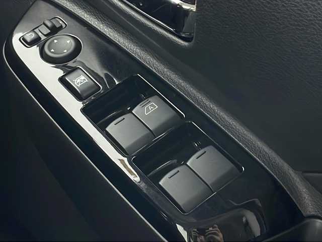 三菱 デリカミニ T プレミアム 宮城県 2023(令5)年 0.8万km オレンジ ４ＷＤ　/純正９インチナビ(AM/FM/BT/フルセグTV)/全方位モニター　/両側パワースライドドア　/デジタルインナーミラー/IC付ターボ　/ｅ－Ａｓｓｉｓｔ　/　・レーダークルーズコントロール　/　・車線維持支援機能　/　・衝突被害軽減ブレーキシステム/　・踏み間違い衝突防止アシスト/　・標識認識システム/　・先行車発進通知/　・ふらつき警報/　・横滑り防止装置/　・ヒルスタートアシスト/　・オートマチックハイビーム/オートライト/LEDライト/ヘッドライトレベライザー/フォグランプ/電動パーキングブレーキ/前後コーナーセンサー/純正アルミホイール/サイドバイザー/ステアリングスイッチ/レザーステアリング/ハーフレザーシート/プッシュスタート/スマートキー