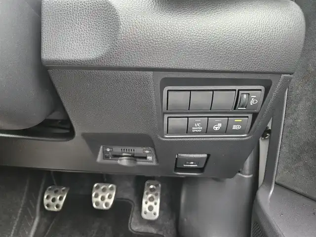 トヨタ ＧＲヤリス RZ ハイパフォーマンス 静岡県 2021(令3)年 5.5万km プラチナホワイトパールマイカ 〇ワンオーナー/〇純正8インチディスプレイオーディオ/〇フルセグTV/〇JBLサウンドシステム/〇バックカメラ/〇アイドリングストップ/〇セーフティセンス/・レーダークルーズコントロール/・プリクラッシュセーフティ/・オートマチックハイビーム/〇冷却スプレー機能付空冷インタークーラー/〇LEDヘッドランプ/〇純正18インチAW/〇革巻きステアリングホイール/〇ステアリングスイッチ/〇ステアリングヒーター/〇左右独立温度調整オートエアコン/〇シルバーステッチ入合皮/ウルトラスエードコンビシート/〇プレミアムスポーツシート（前席）/〇シートヒーター/〇ビルトインETC/〇ドライブレコーダー/〇スマートエントリー/スタートシステム/〇禁煙車