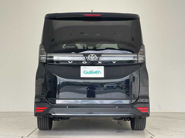 トヨタ ヴォクシー S－Z 愛知県 2023(令5)年 2.1万km アティチュードブラックマイカ 衝突軽減システム/純正10.5型ディズプレイオーディオ　ナビあり/フリップダウンモニター/全方位カメラ/両側パワースライドドア/シートヒーター/フルセグ/CD DVD/Bluetooth/バックカメラ/コーナーセンサー/ETC2.0/LEDヘッドライト/リアオートエアコン/ドライブレコーダー/ステアリングスイッチ/スマートキー/プッシュスタート