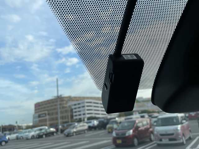 トヨタ ヴォクシー S－Z 愛知県 2023(令5)年 2.1万km アティチュードブラックマイカ 衝突軽減システム/純正10.5型ディズプレイオーディオ　ナビあり/フリップダウンモニター/全方位カメラ/両側パワースライドドア/シートヒーター/フルセグ/CD DVD/Bluetooth/バックカメラ/コーナーセンサー/ETC2.0/LEDヘッドライト/リアオートエアコン/ドライブレコーダー/ステアリングスイッチ/スマートキー/プッシュスタート