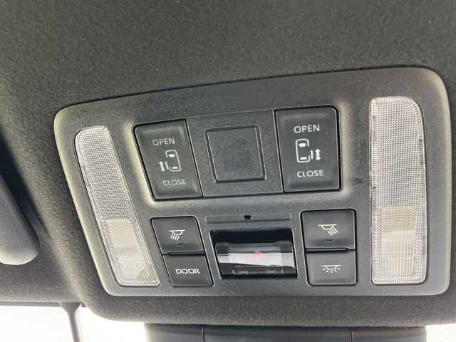 トヨタ ヴォクシー S－Z 愛知県 2023(令5)年 2.1万km アティチュードブラックマイカ 衝突軽減システム/純正10.5型ディズプレイオーディオ　ナビあり/フリップダウンモニター/全方位カメラ/両側パワースライドドア/シートヒーター/フルセグ/CD DVD/Bluetooth/バックカメラ/コーナーセンサー/ETC2.0/LEDヘッドライト/リアオートエアコン/ドライブレコーダー/ステアリングスイッチ/スマートキー/プッシュスタート