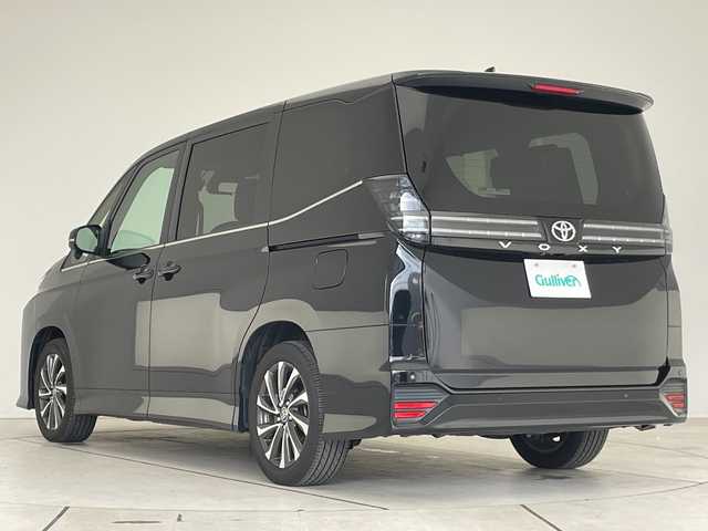 トヨタ ヴォクシー S－Z 愛知県 2023(令5)年 2.1万km アティチュードブラックマイカ 衝突軽減システム/純正10.5型ディズプレイオーディオ　ナビあり/フリップダウンモニター/全方位カメラ/両側パワースライドドア/シートヒーター/フルセグ/CD DVD/Bluetooth/バックカメラ/コーナーセンサー/ETC2.0/LEDヘッドライト/リアオートエアコン/ドライブレコーダー/ステアリングスイッチ/スマートキー/プッシュスタート