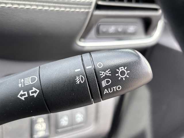 日産 セレナ ハイウェイスターVセレクションⅡ 大分県 2019(平31)年 7万km ブリリアントホワイトパール ・純正ナビ(CD.DVD.BT.SD)/・エマージェンシーブレーキ/・両側パワースライドドア/・コーナーセンサー/・ETC/・ドライブレコーダー/・クルーズコントロール/・パーキングアシスト/・ウォークスルー/・スマートキー/・純正ホイール