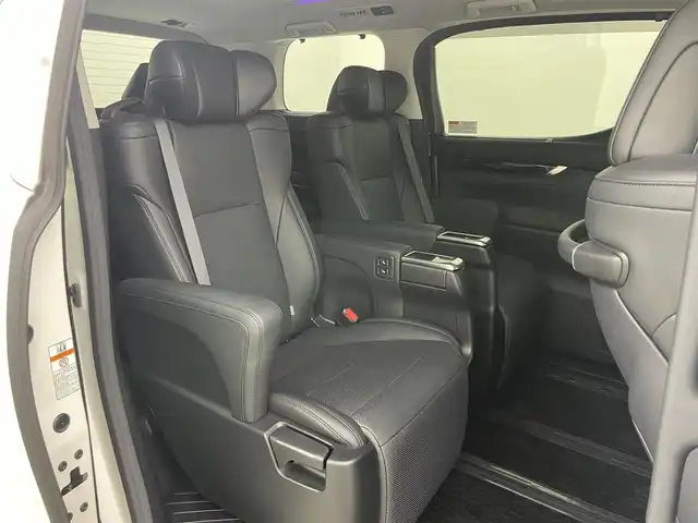 トヨタ ヴェルファイア Z Gエディション 岡山県 2019(平31)年 6万km ホワイトパールクリスタルシャイン 純正１０インチナビ/【Bluetooth/フルセグTV/CD/DVD】/合皮シート/衝突軽減ブレーキ/両側電動スライドドア/レーダークルーズコントロール/ビルトインＥＴＣ/ＬＥＤヘッドライト/前席シートヒーター/前席エアシート/ステアリングヒーター/バックカメラ/社外ドライブレコーダー（前後）/ブラインドスポットモニター/純正フロアマット/踏み間違い防止/レーンアシスト/横滑り防止/オートブレーキホールド/TVキャンセラー/ISOFIX/後席サンシェイド/ステアリングスイッチ/チルトステアリング/シートリフター/ウインカーミラー/ドアバイザー