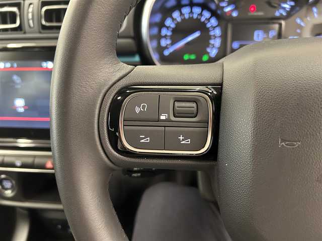シトロエン Ｃ３ シャイン 岡山県 2022(令4)年 1.6万km 白 ワンオーナー/純正ディスプレイオーディオ/Apple Car Play/バックカメラ/クルーズコントロール/ブラインドスポットモニター/レーンディパーチャー/インテリジェントハイビーム/オートライト/ETC/LED/純正16インチAW