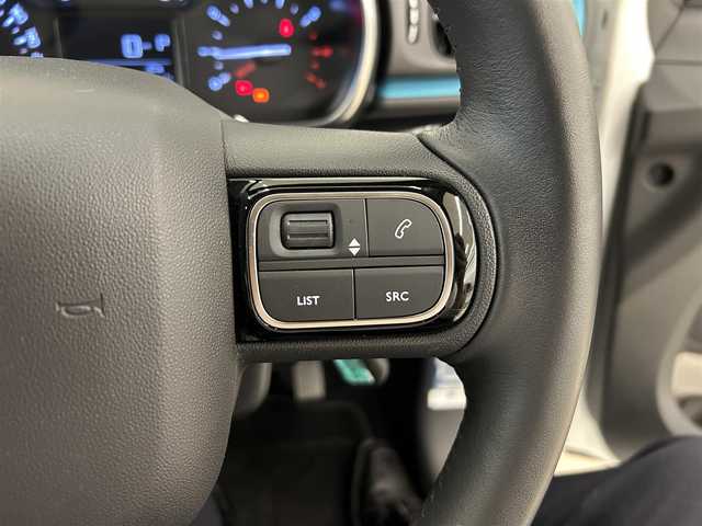 シトロエン Ｃ３ シャイン 岡山県 2022(令4)年 1.6万km 白 ワンオーナー/純正ディスプレイオーディオ/Apple Car Play/バックカメラ/クルーズコントロール/ブラインドスポットモニター/レーンディパーチャー/インテリジェントハイビーム/オートライト/ETC/LED/純正16インチAW