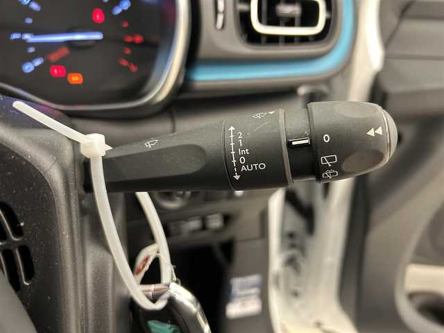 シトロエン Ｃ３ シャイン 岡山県 2022(令4)年 1.6万km 白 ワンオーナー/純正ディスプレイオーディオ/Apple Car Play/バックカメラ/クルーズコントロール/ブラインドスポットモニター/レーンディパーチャー/インテリジェントハイビーム/オートライト/ETC/LED/純正16インチAW