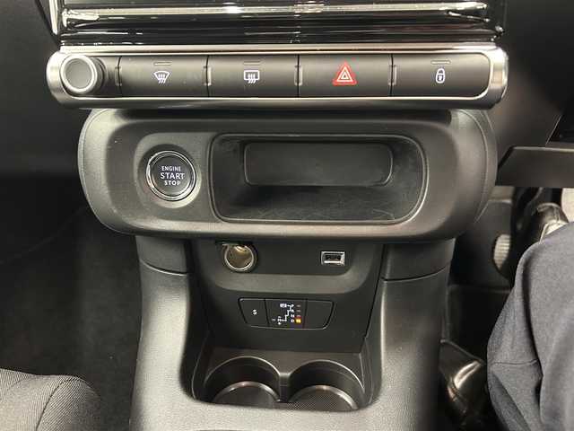 シトロエン Ｃ３ シャイン 岡山県 2022(令4)年 1.6万km 白 ワンオーナー/純正ディスプレイオーディオ/Apple Car Play/バックカメラ/クルーズコントロール/ブラインドスポットモニター/レーンディパーチャー/インテリジェントハイビーム/オートライト/ETC/LED/純正16インチAW