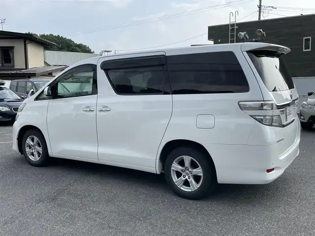 トヨタ ヴェルファイア 2．4X 山形県 2013(平25)年 9.7万km パール (株)IDOMが運営する【じしゃロン山形店】の自社ローン専用車両になります。/こちらは現金またはオートローンご利用時の価格です。/自社ローンご希望の方は別途その旨お申付け下さい。/carrozzeriaナビ/（DISC/MSV/FM/AM/DTV/SD/Bluetooth）/ビルトインETC/片側パワースライドドア/ALLパワーウィンドウ/４WD/フリップダウンモニター/バックカメラ/ステアリングスイッチ/デアイサー/ウィンカーミラー/スマートキー/プッシュスタート/ISOFIX/フォグランプ/ECO MODE