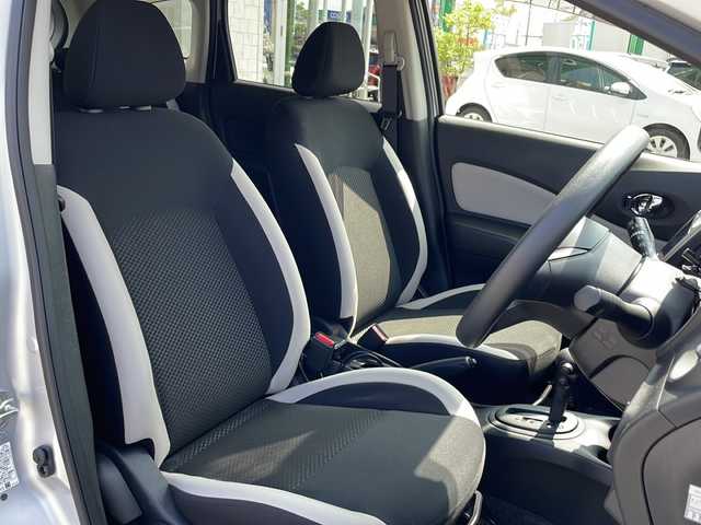 日産 ノート X 石川県 2018(平30)年 5.5万km ブリリアントシルバー 社外ディスプレイオーディオ（ラジオ、BT）/Ｂカメラ　/ＥＴＣ　/前方ドラレコ（DJ4-S）/衝突軽減装置　/車線逸脱警報　/前後コーナーセンサー/ＬＥＤヘッドライト　/オートライト　/横滑り防止装置　/純正フロアマット　/純正アルミホイール　/スマートキー