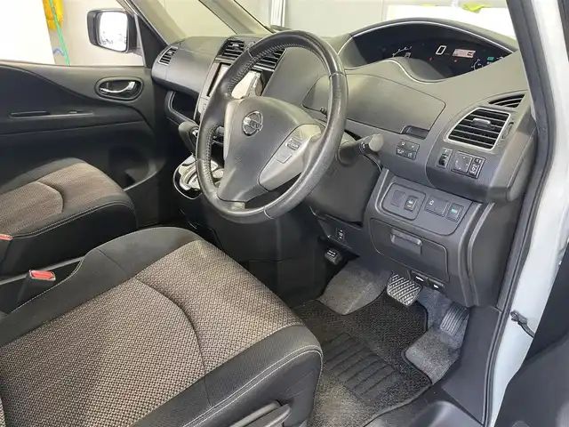 日産 セレナ ハイウェイスター Sハイブリッド 佐賀県 2014(平26)年 9.4万km ブリリアントホワイトパール CVT交換済、フリップダウンモニター、衝突軽減ブレーキ、車線逸脱警報、タイヤ2023グッドイヤー