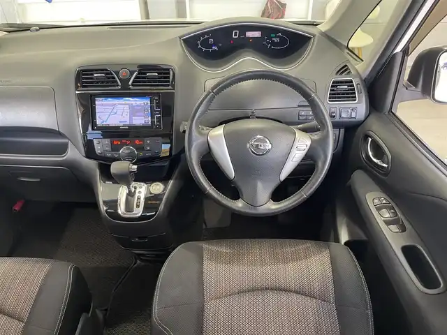 日産 セレナ ハイウェイスター Sハイブリッド 佐賀県 2014(平26)年 9.4万km ブリリアントホワイトパール CVT交換済、フリップダウンモニター、衝突軽減ブレーキ、車線逸脱警報、タイヤ2023グッドイヤー