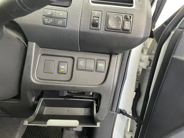 日産 セレナ ハイウェイスター Sハイブリッド 佐賀県 2014(平26)年 9.4万km ブリリアントホワイトパール CVT交換済、フリップダウンモニター、衝突軽減ブレーキ、車線逸脱警報、タイヤ2023グッドイヤー