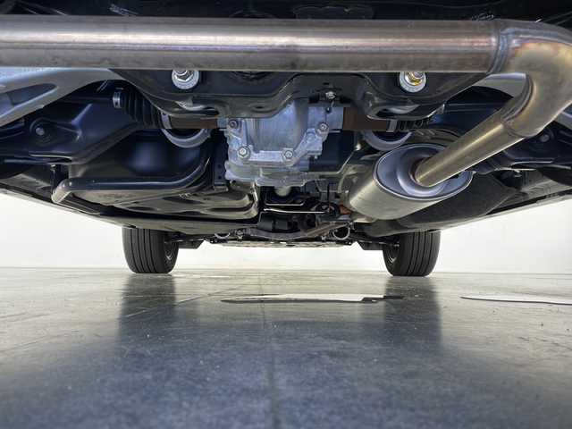 ホンダ ＺＲ－Ｖ ハイブリッド e:HEV Z 長野県 2023(令5)年 1.9万km プラチナホワイトパール 4WD/BOSEプレミアムサウンド/純正メモリナビ&フルセグTV&USB&BT/ホンダセンシング/アダプティブクルーズコントロール/路外逸脱警報/衝突軽減ブレーキ/踏み間違い防止/ブラインドスポットインフォメーション/社外前後ドライブレコーダー/パワーバックドア/レザーシート/前席シートヒーター/前席パワーシート/運転席シートメモリ/ステアリングスイッチ/ステアリングヒーター/パドルシフト/全方位カメラ/ビルトインETC2.0/LEDヘッドライト/オートライト/電動格納ミラー/ウィンカーミラー/ドアミラーヒーター/電動ホールド/ブレーキホールド/純正18インチAW装着/純正フロアマット/社外ドアバイザー/プッシュスタート/スマートキー