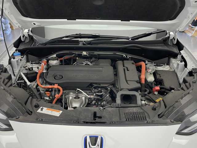 ホンダ ＺＲ－Ｖ ハイブリッド e:HEV Z 長野県 2023(令5)年 1.9万km プラチナホワイトパール 4WD/BOSEプレミアムサウンド/純正メモリナビ&フルセグTV&USB&BT/ホンダセンシング/アダプティブクルーズコントロール/路外逸脱警報/衝突軽減ブレーキ/踏み間違い防止/ブラインドスポットインフォメーション/社外前後ドライブレコーダー/パワーバックドア/レザーシート/前席シートヒーター/前席パワーシート/運転席シートメモリ/ステアリングスイッチ/ステアリングヒーター/パドルシフト/全方位カメラ/ビルトインETC2.0/LEDヘッドライト/オートライト/電動格納ミラー/ウィンカーミラー/ドアミラーヒーター/電動ホールド/ブレーキホールド/純正18インチAW装着/純正フロアマット/社外ドアバイザー/プッシュスタート/スマートキー