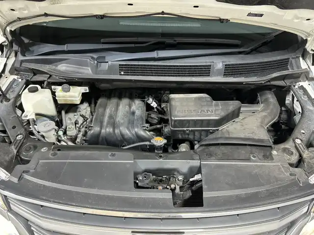 日産 セレナ HWS S HV Vセレ +Sefty Aセーフ 神奈川県 2015(平27)年 7.4万km ブリリアントホワイトパール 純正8インチSDナビ　【MM514D-L】/-CD/DVD/Bluetooth/SD/フルセグTV/アラウンドビューモニター/フリップダウンモニター/両側パワースライドドア　/エマージェンシーブレーキ　/車線警報　/踏み間違い衝突防止アシスト　/ふらつき警報　/クルーズコントロール　/LEDヘッドライト　/フォグランプ　/ビルトインETC