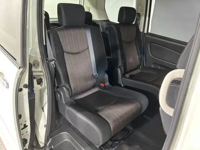 日産 セレナ HWS S HV Vセレ +Sefty Aセーフ 神奈川県 2015(平27)年 7.4万km ブリリアントホワイトパール 純正8インチSDナビ　【MM514D-L】/-CD/DVD/Bluetooth/SD/フルセグTV/アラウンドビューモニター/フリップダウンモニター/両側パワースライドドア　/エマージェンシーブレーキ　/車線警報　/踏み間違い衝突防止アシスト　/ふらつき警報　/クルーズコントロール　/LEDヘッドライト　/フォグランプ　/ビルトインETC