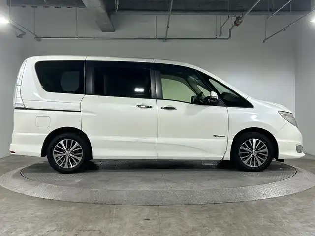 日産 セレナ HWS S HV Vセレ +Sefty Aセーフ 神奈川県 2015(平27)年 7.4万km ブリリアントホワイトパール 純正8インチSDナビ　【MM514D-L】/-CD/DVD/Bluetooth/SD/フルセグTV/アラウンドビューモニター/フリップダウンモニター/両側パワースライドドア　/エマージェンシーブレーキ　/車線警報　/踏み間違い衝突防止アシスト　/ふらつき警報　/クルーズコントロール　/LEDヘッドライト　/フォグランプ　/ビルトインETC