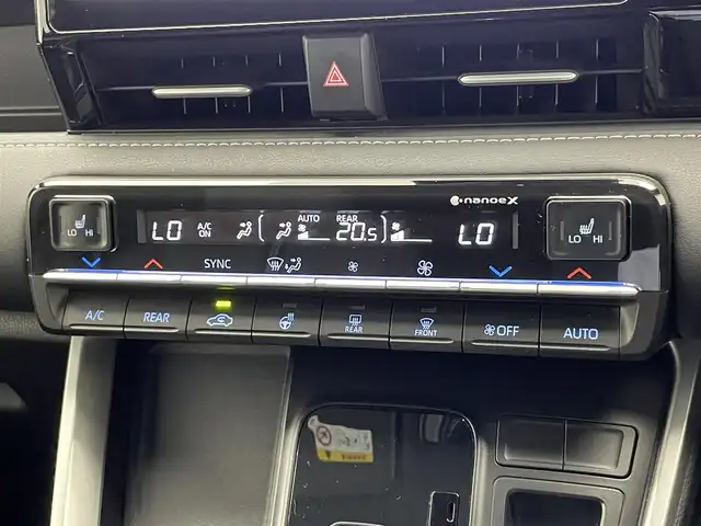トヨタ ノア ハイブリッド S－Z 愛知県 2023(令5)年 1.8万km スパークリングブラックパールクリスタルシャイン 純正10型DAナビ/電動ステップ/快適利便pkg/電動リアゲート/2列目オットマン/禁煙車/3眼LEDヘッドライト/シートヒーター/ステアリングヒーター/HDMI接続/Android Auto＆AppleCarplay/ETC2.0/バックカメラ/ハーフレザーシート/トヨタセーフティセンス