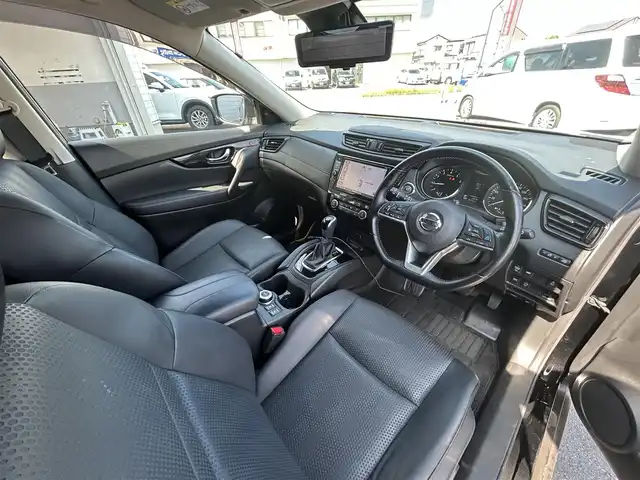 日産 エクストレイル 20Xi Vセレクション 群馬県 2020(令2)年 5.1万km ダイヤモンドブラック 4WD/純正10型ナビ(MM520D-L)/CD・DVD・SD・USB/BT・HDMI・フルセグTV/デジタルインナーミラー/ビルトインETC/アラウンドビューモニター/クルーズコントロール/パワーバックドア/プロパイロット/前席パワーシート/全席シートヒーター/純正フロアマット/純正AWのみ積込/　(225/60/R18)
