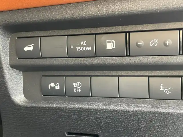 三菱 アウトランダー ＰＨＥＶ P 東京都 2024(令6)年 0.4万km ホワイトダイヤモンド 電動パノラマサンルーフ/BOSEサウンド/ e-Assist/・衝突被害軽減ブレーキシステム/・踏み間違い衝突防止アシスト/・車線逸脱防止支援機能/・ブラインドスポットアシスト/・ヘッドアップディスプレイ/・マイパイロット/・マルチアラウンドモニター/純正ナビ/フルセグTV/ワイヤレス充電器/セミアニリンレザーシート/メモリー機能付きパワーシート/ランバーサポート (リフレッシュ機能)/シートヒーター/ステアリングヒーター/エレクトリックテールゲート/後席ロールサンシェード/アダプティブLEDヘッドライト/20インチ純正アルミホイール/スマートキー