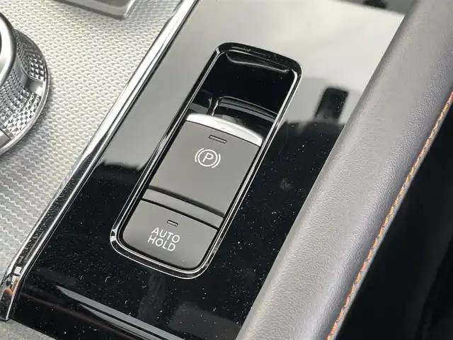 三菱 アウトランダー ＰＨＥＶ P 東京都 2024(令6)年 0.4万km ホワイトダイヤモンド 電動パノラマサンルーフ/BOSEサウンド/ e-Assist/・衝突被害軽減ブレーキシステム/・踏み間違い衝突防止アシスト/・車線逸脱防止支援機能/・ブラインドスポットアシスト/・ヘッドアップディスプレイ/・マイパイロット/・マルチアラウンドモニター/純正ナビ/フルセグTV/ワイヤレス充電器/セミアニリンレザーシート/メモリー機能付きパワーシート/ランバーサポート (リフレッシュ機能)/シートヒーター/ステアリングヒーター/エレクトリックテールゲート/後席ロールサンシェード/アダプティブLEDヘッドライト/20インチ純正アルミホイール/スマートキー